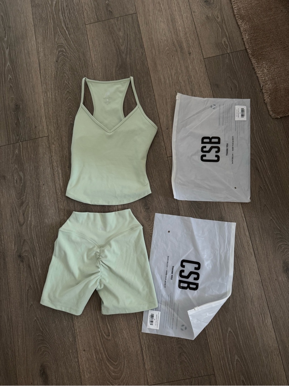 Form Leisure Tank & Form Invisible Scrunch shorts 4 Set - Mint Green